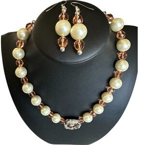Handmade Lustrous Cream and Brown Necklace Set